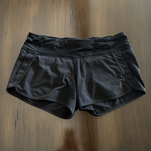 *Last call!* Lululemon Speed Short LR BLK Size 8 - Picture 1 of 5